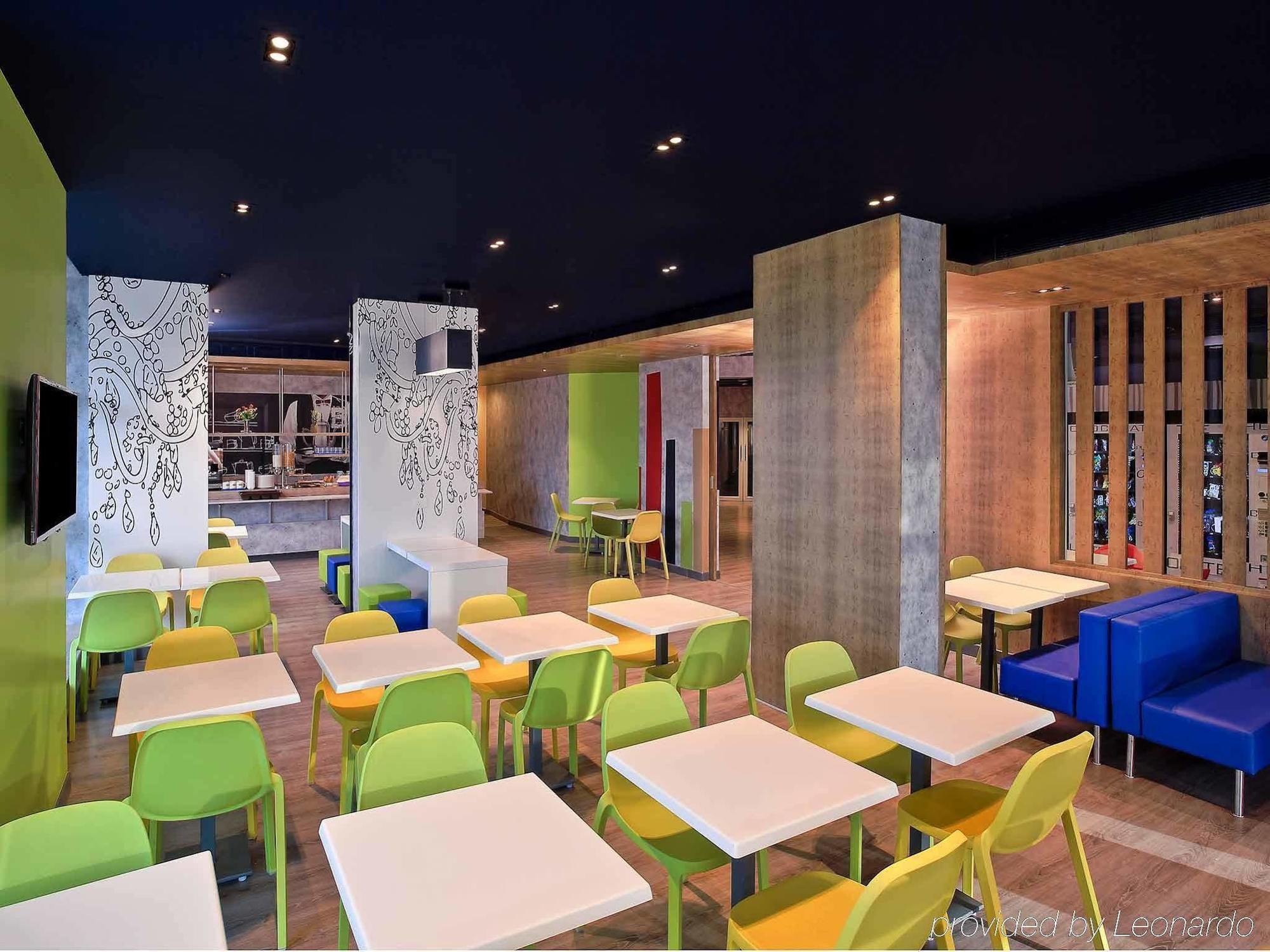 Holiday Inn Express Pune Pimpri By Ihg Exterior foto