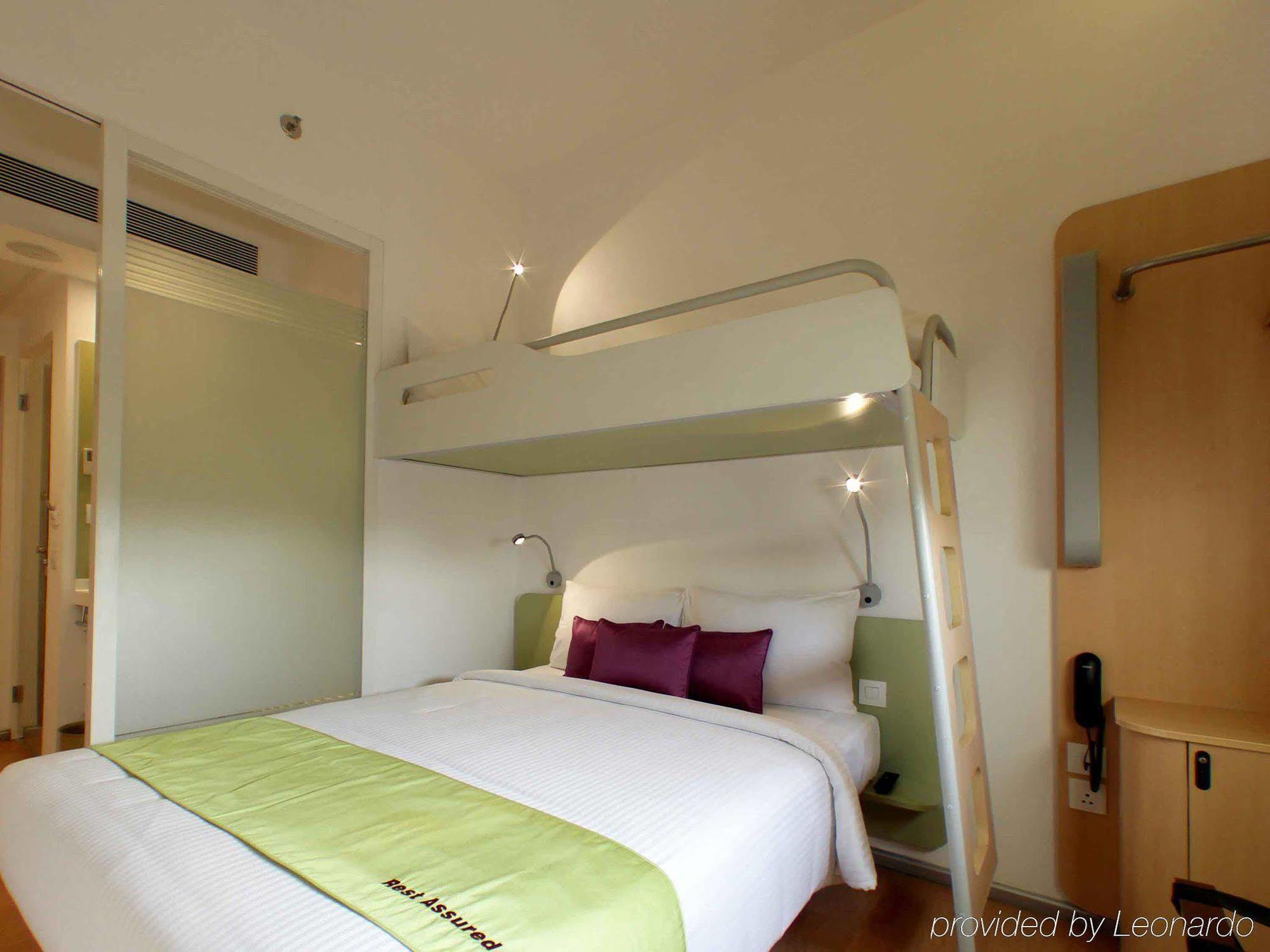 Holiday Inn Express Pune Pimpri By Ihg Exterior foto