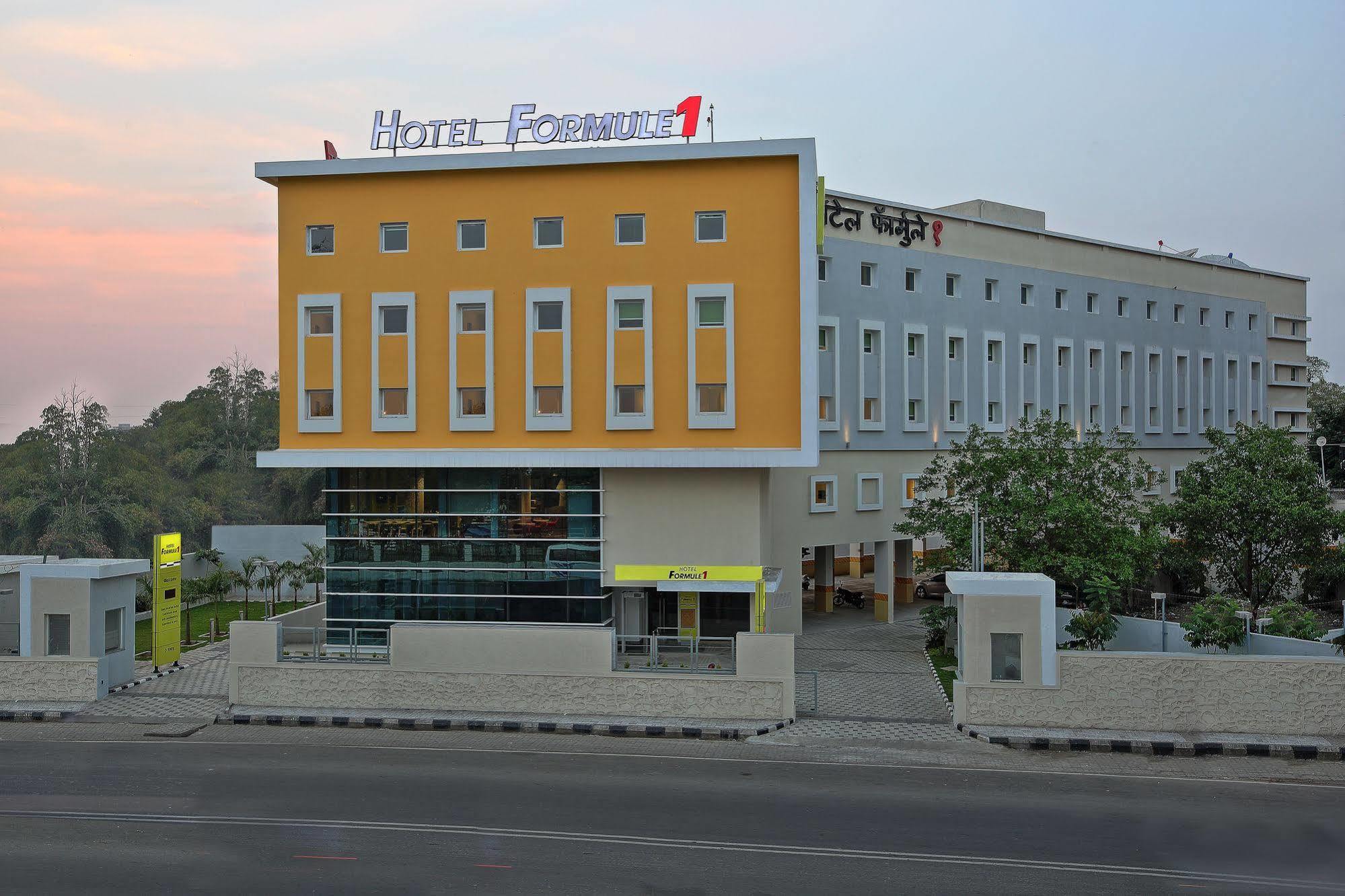 Holiday Inn Express Pune Pimpri, An Ihg Hotel Exterior foto